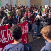 Sciopero generale, anche Novara scende in piazza: oltre 500 manifestanti nel centro cittadino Sciopero generale, anche Novara scende in piazza: oltre 500 manifestanti nel centro cittadino