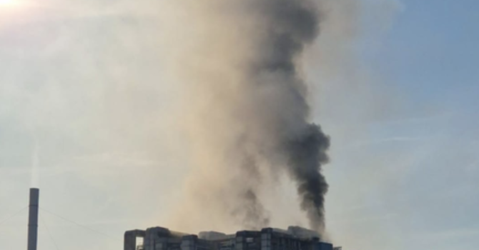Paura alla Memc di Novara: incendio a un trasformatore, si alza una densa colonna di fumo Paura alla Memc di Novara: incendio a un trasformatore, si alza una densa colonna di fumo