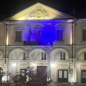 Trecate si tinge di blu per la Giornata Mondiale del Parkinson