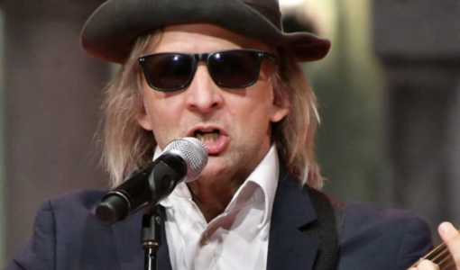 "Canzone e teatro" a Cameri: Luca Maciacchini in scena con "Cantare per ridere" "Canzone e teatro" a Cameri: Luca Maciacchini in scena con "Cantare per ridere"