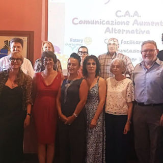 Romagnano Sesia, il Rotary Club dona alla biblioteca una collezione di libri