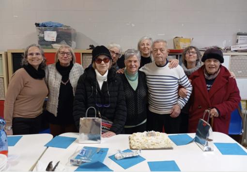 Auser festeggia i primi compleanni del laboratorio: un pomeriggio di gioia e condivisione Auser festeggia i primi compleanni del laboratorio: un pomeriggio di gioia e condivisione