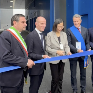 Nasce a Novara “Fab300”: la fabbrica europea più avanzata per wafer di silicio, simbolo di innovazione e sostenibilità