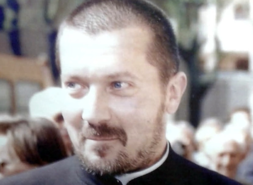 Addio a don Daniele Gallenzi: la diocesi di Novara piange il sacerdote trecatese
