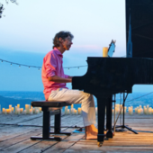 “Tra Terra e Cielo”: al Teatro Rosmini il concerto esperienziale a 432Hz di Emiliano Toso