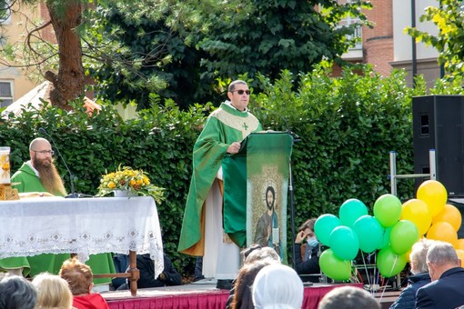 È stata celebrata domenica scorsa la messa di saluto a don Sandro Mora