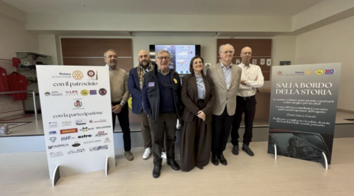 Auto d’epoca in piazza per la solidarietà: a Novara si guida per un sorriso Auto d’epoca in piazza per la solidarietà: a Novara si guida per un sorriso