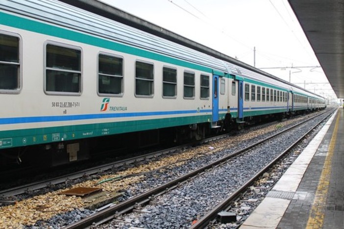 I pendolari alla Regione: "Servono soluzioni per evitare sovraffollamenti. Basta giustificazioni"