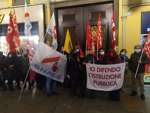 Legge di Bilancio, la protesta dei sindacati : “Scarsi investimenti sulla scuola: sciopero imminente”