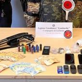 Il materiale sequestrato dai carabinieri