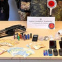 Il materiale sequestrato dai carabinieri Il materiale sequestrato dai carabinieri