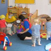 Voucher per pagare i nidi e mense per i bimbi sotto i 6 anni, online la piattaforma per il buono Vesta