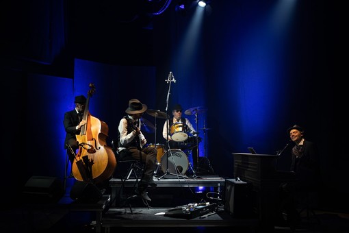 Sulla collina di San Colombano arriva "Tower of songs": l'omaggio dell'Accademia dei Folli a Leonard Cohen