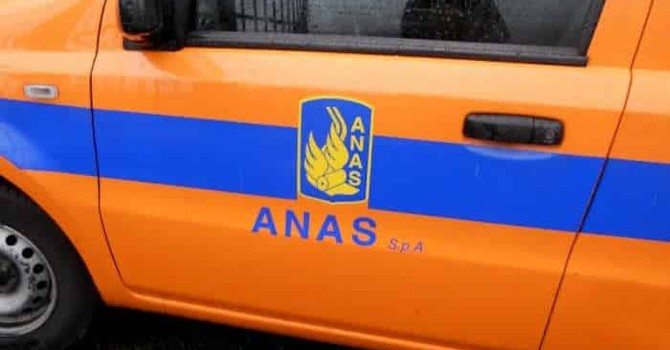 Presunta corruzione negli appalti Anas, sospesi i tre funzionari arrestati Presunta corruzione negli appalti Anas, sospesi i tre funzionari arrestati