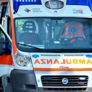Cerano: 70enne si ustiona mentre alimenta il fuoco con l’alcol