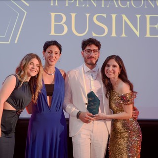 Premio alla carriera per Alessandro Vinci: l’artista novarese che ha trasformato l’arte in impresa