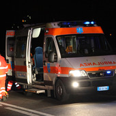 Non riesce a contattare il padre e lo rintraccia con il Gps: anziano trovato morto a Gravellona Toce