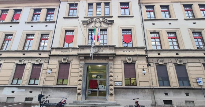 Trecate, nuovo impianto di raffrescamento alla scuola media Cassano