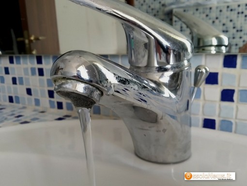 Acqua potabile: a Novara e Verbania costi contenuti, reti idriche con perdite ancora alte