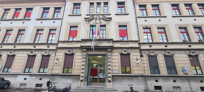 Trecate, nuovo impianto di raffrescamento alla scuola media Cassano Trecate, nuovo impianto di raffrescamento alla scuola media Cassano