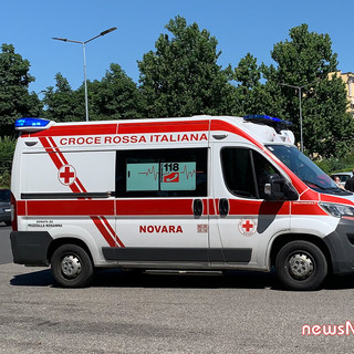 Auto esce di strada e si cappotta a Boleto: 71enne ricoverato in Rianimazione