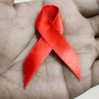 Giornata Mondiale contro l’Aids: prevenzione, diagnosi precoce e cura a Novara