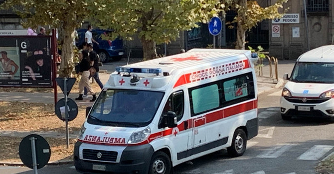 Camionista colto da malore sulla Statale 142: strada chiusa e traffico in tilt