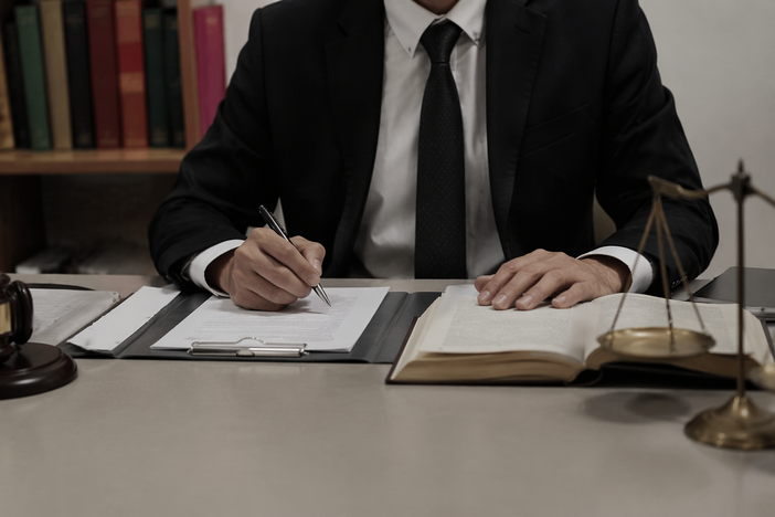 Coppia di Borgomanero, il legale: "Nessun maltrattamento, morte del bimbo per cause naturali"