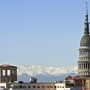Papa Francesco, il Piemonte in lutto: bandiere a mezz’asta e la Cupola di Novara si spegne
