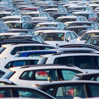 Bollo auto, M5S contro Cirio: "Prima lo ripristina, poi festeggia quando il governo lo toglie"