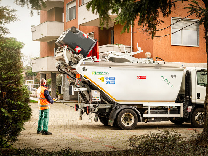 Novara, Tari tra le più basse d’Italia: aumento limitato allo 0,97% e sconti in sei quartieri Novara, Tari tra le più basse d’Italia: aumento limitato allo 0,97% e sconti in sei quartieri