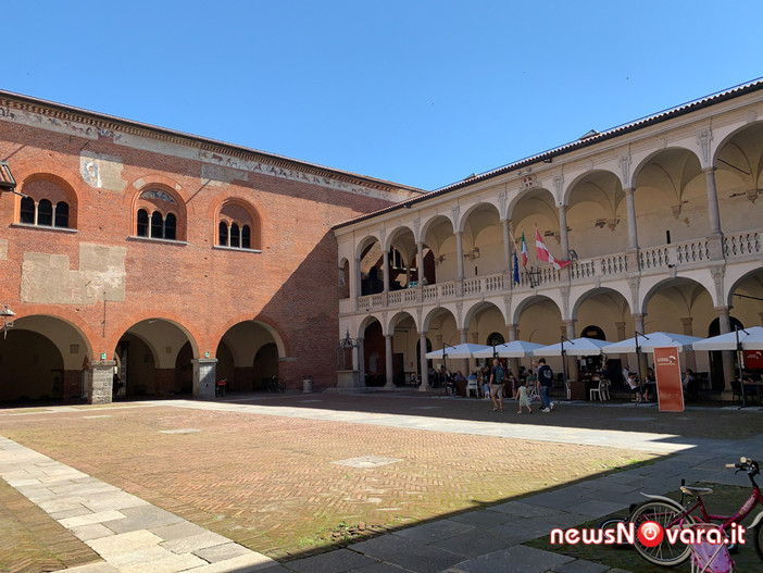 “Donne al centro”: prevenzione e cura del tumore al seno in primo piano a Novara
