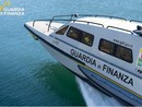 Lago d’Orta, Guardia di Finanza sequestra un natante svizzero per violazioni doganali Lago d’Orta, Guardia di Finanza sequestra un natante svizzero per violazioni doganali
