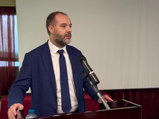 Cade l’amministrazione Binatti: nove consiglieri si dimettono, i commenti dal mondo politico