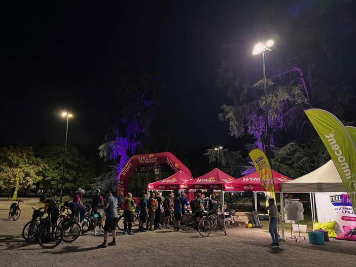Arona si sveglia in bici: 620 ciclisti in viaggio da Milano di notte con Bike Night Arona si sveglia in bici: 620 ciclisti in viaggio da Milano di notte con Bike Night