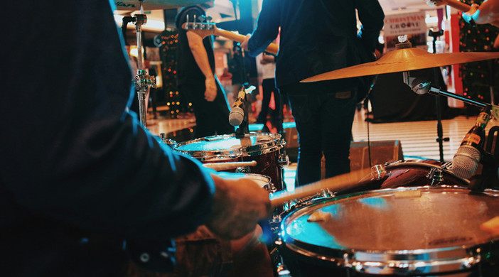 Band o DJ set per eventi: come scegliere l'intrattenimento perfetto