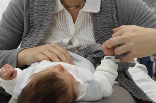Bonus mamme lavoratrici 2025: fino a 480 euro per chi ha redditi sotto i 40mila euro
