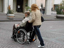 Dalla regione un bonus di 600 euro per chi assume badanti