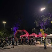 Arona si sveglia in bici:  620 ciclisti in viaggio da Milano di notte con Bike Night