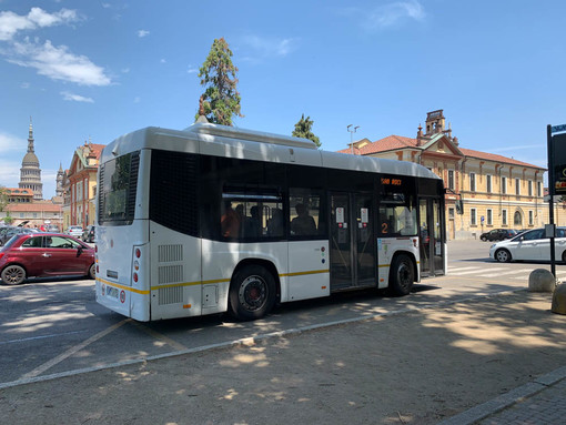 Novara accoglie i 15 nuovi bus sostenibili di Sun