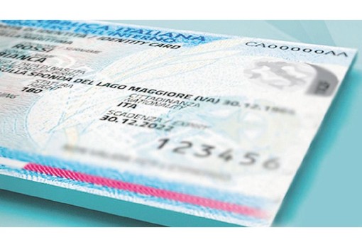 Carta d’identità cartacea, addio definitivo dal 3 agosto 2026