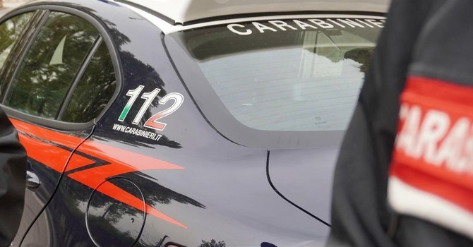 Maxi controlli dei carabinieri nel Novarese: sequestri e sanzioni tra bar e market