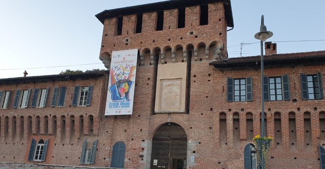 Galliate, al castello arrivano ultrasuoni e tecnologia contro umidità e piccioni