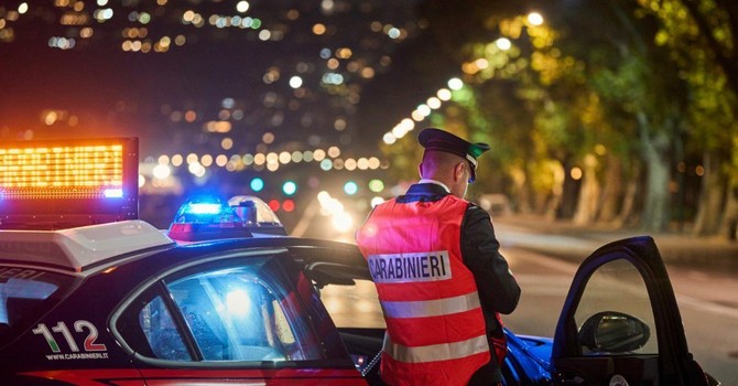 Trovato in possesso di cocaina, tenta la fuga: arrestato un 28enne del novarese