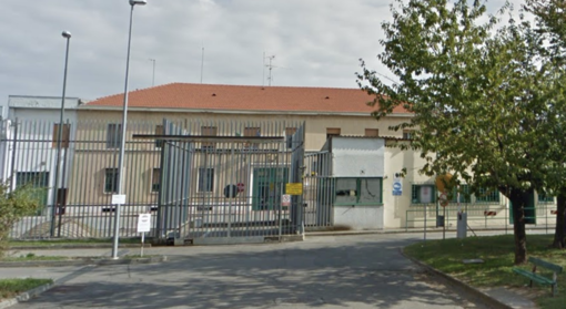 Novara, giornata di follia in carcere: detenuto appicca incendio in cella