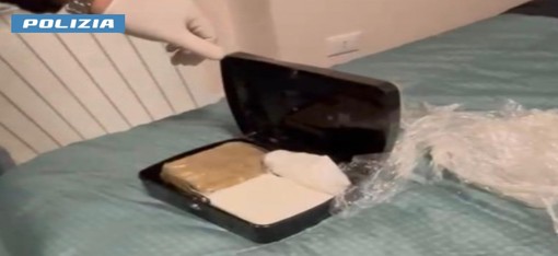 Oltre un chilo e mezzo di cocaina nascosto tra Novara e Savona: 54enne finisce ai domiciliari