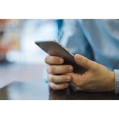 Allarme WhatsApp, torna la truffa della “ballerina”: migliaia di segnalazioni in tutta Italia