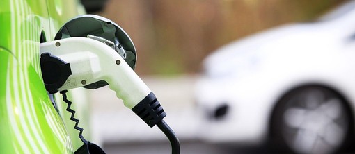 Indagine rivela atteggiamento positivo nei confronti delle auto elettriche in Europa Indagine rivela atteggiamento positivo nei confronti delle auto elettriche in Europa