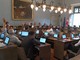 Consiglio comunale Novara: preoccupazioni per il futuro finanziario