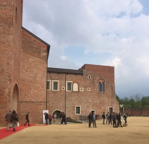 Galliate riscopre il Castello Visconteo-Sforzesco: ripartono le visite guidate Galliate riscopre il Castello Visconteo-Sforzesco: ripartono le visite guidate
